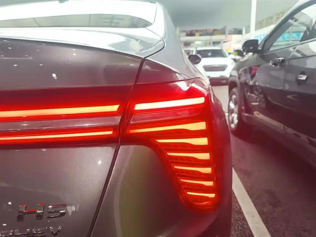 Hongqi H5 PHEV 2025 Model 170 Super Hybrid — миниатюра 8