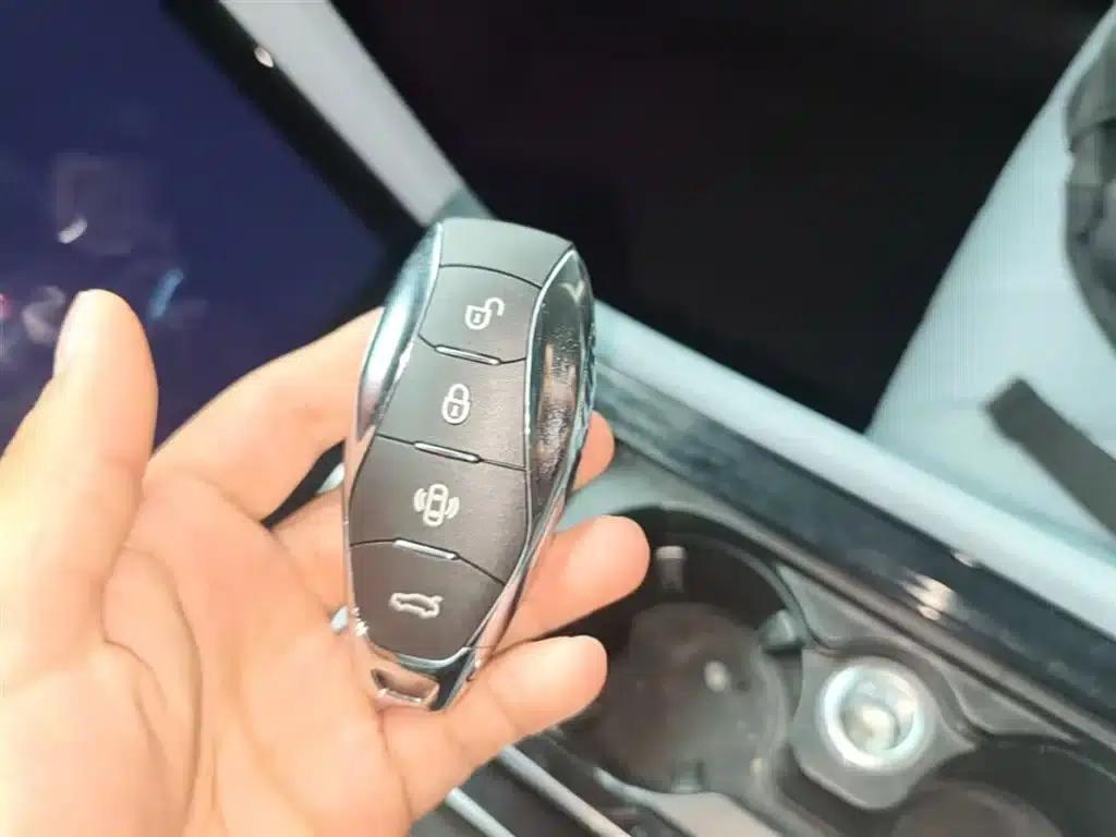Hongqi H5 PHEV 2025 Model 170 Super Hybrid — миниатюра 9