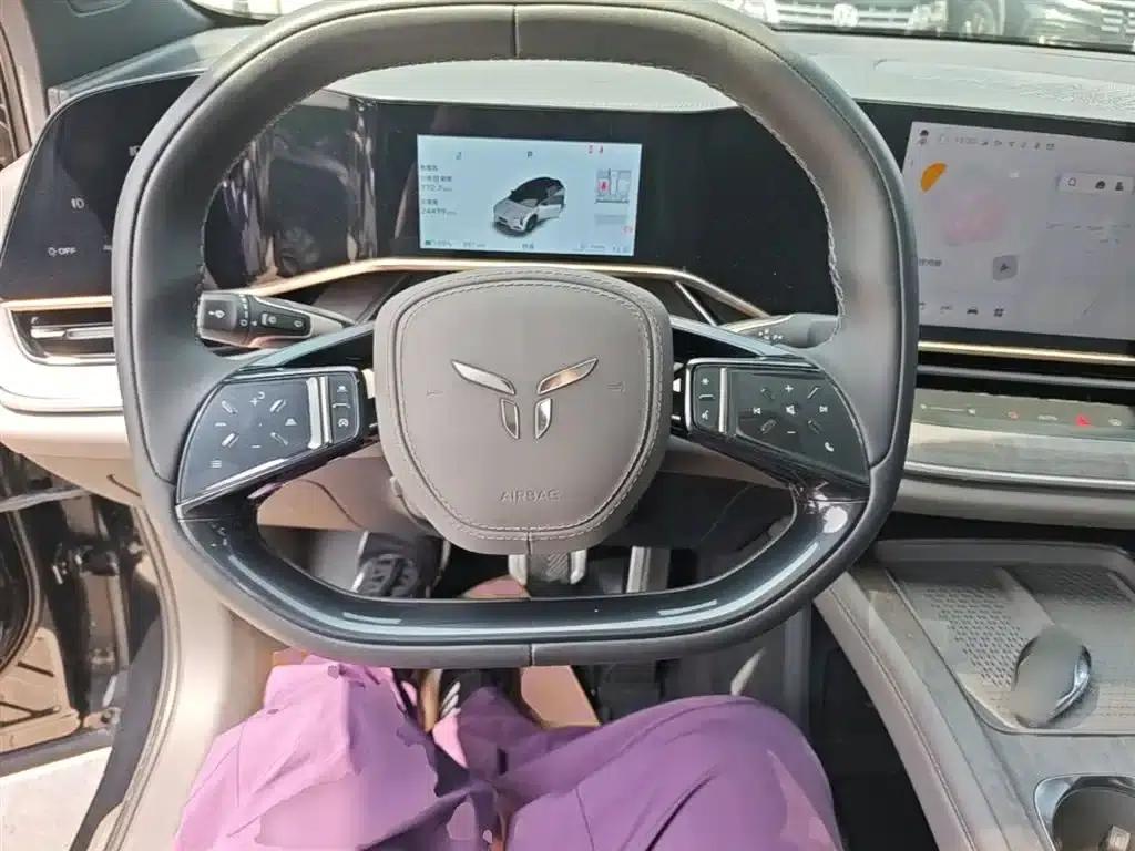 Hongqi Tiangong 08 2025 680 Ultra 4WD Edition — миниатюра 11