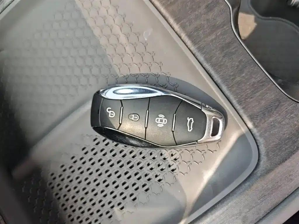 Hongqi Tiangong 08 2025 680 Ultra 4WD Edition — миниатюра 9