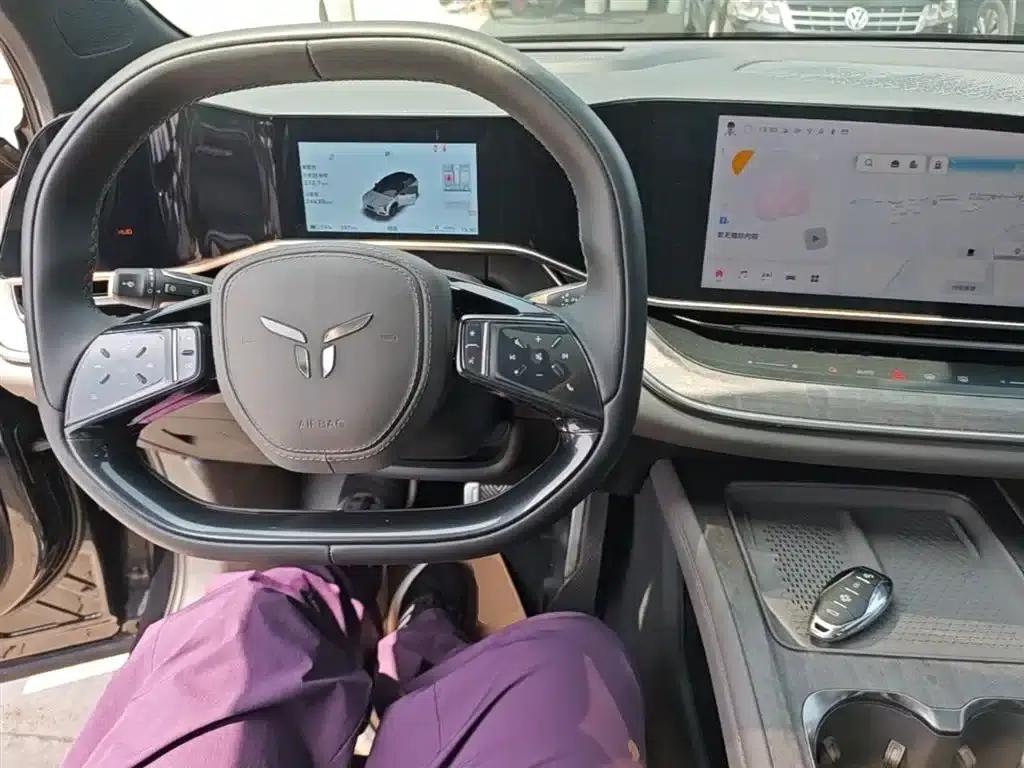 Hongqi Tiangong 08 2025 680 Ultra 4WD Edition — миниатюра 10