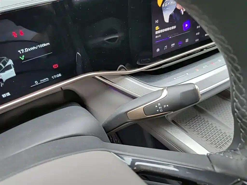 Hongqi Tiangong 08 2025 730 Max Rear-Wheel Drive Edition — миниатюра 11