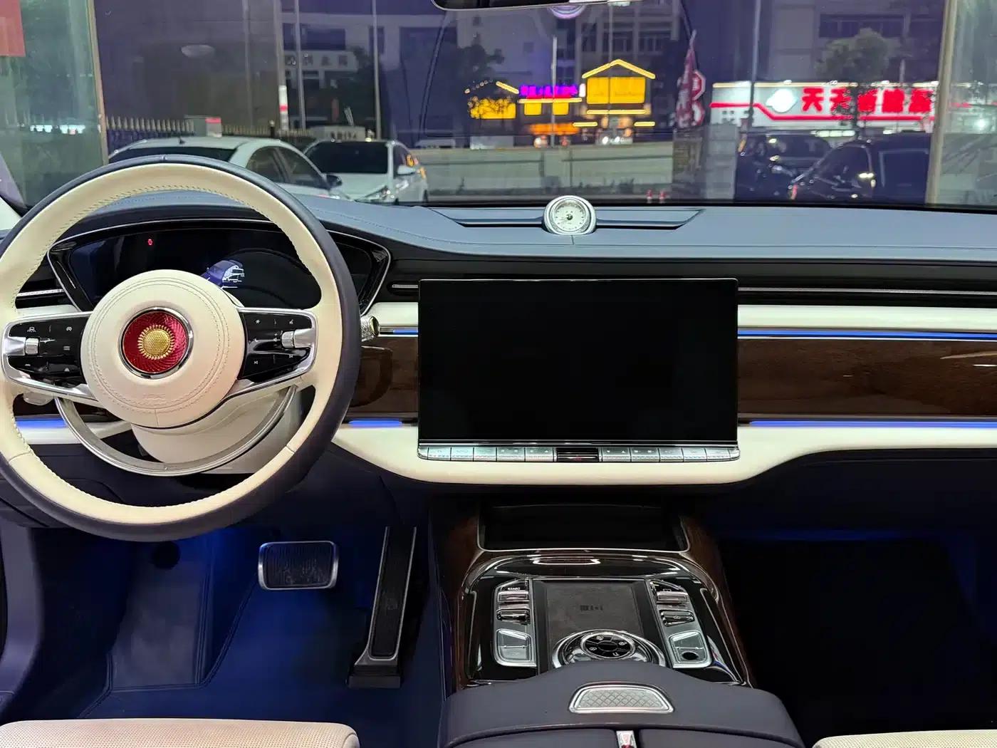 Hongqi Golden Sunflower Elegant 2024 Model 3.0T V6 — миниатюра 10