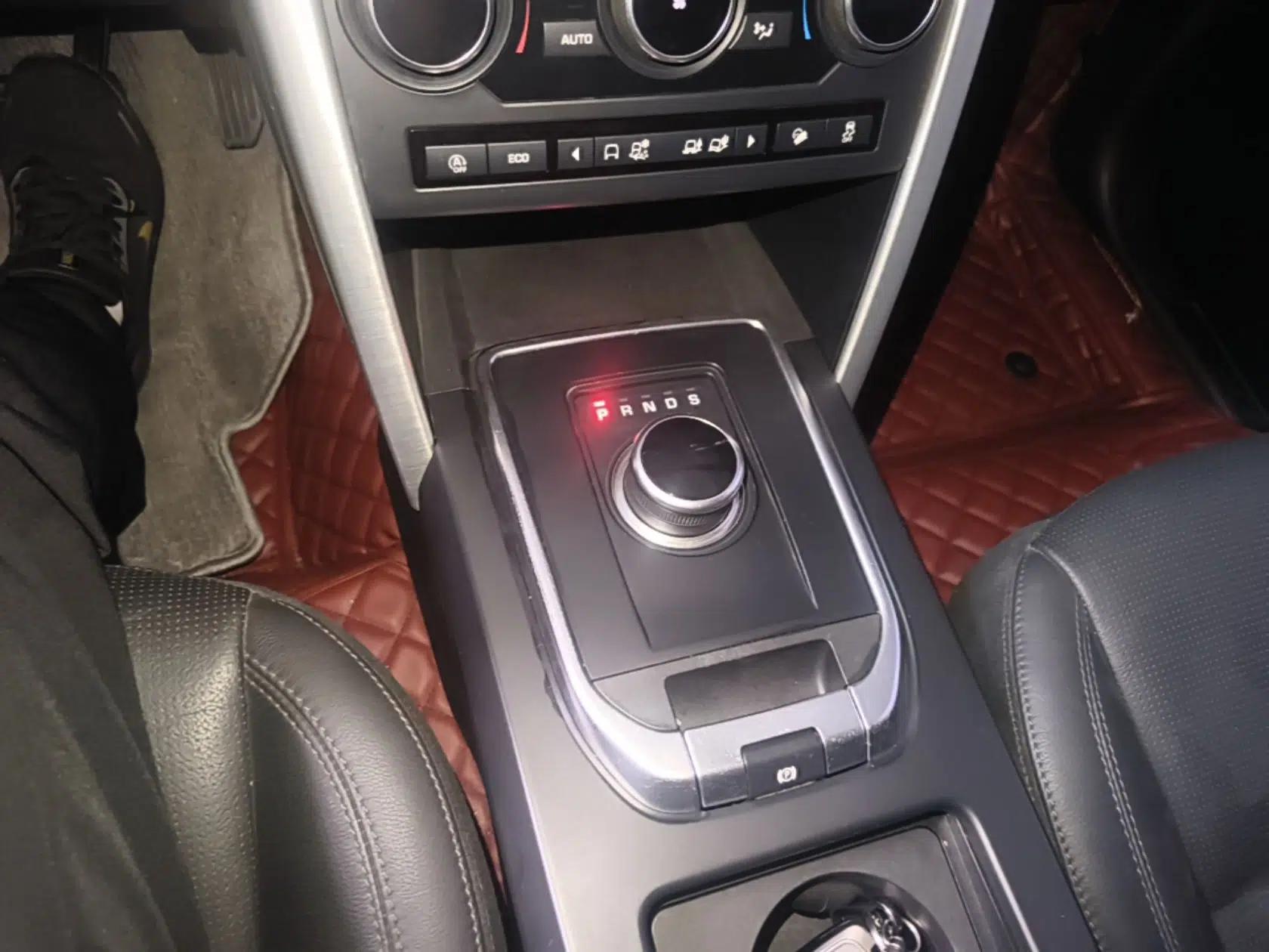 Used Land Rover Discovery Sport 2018 240 PS SE Version — миниатюра 21