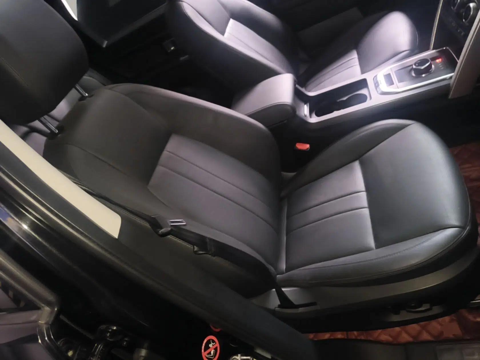 Used Land Rover Discovery Sport 2018 240 PS SE Version — миниатюра 24