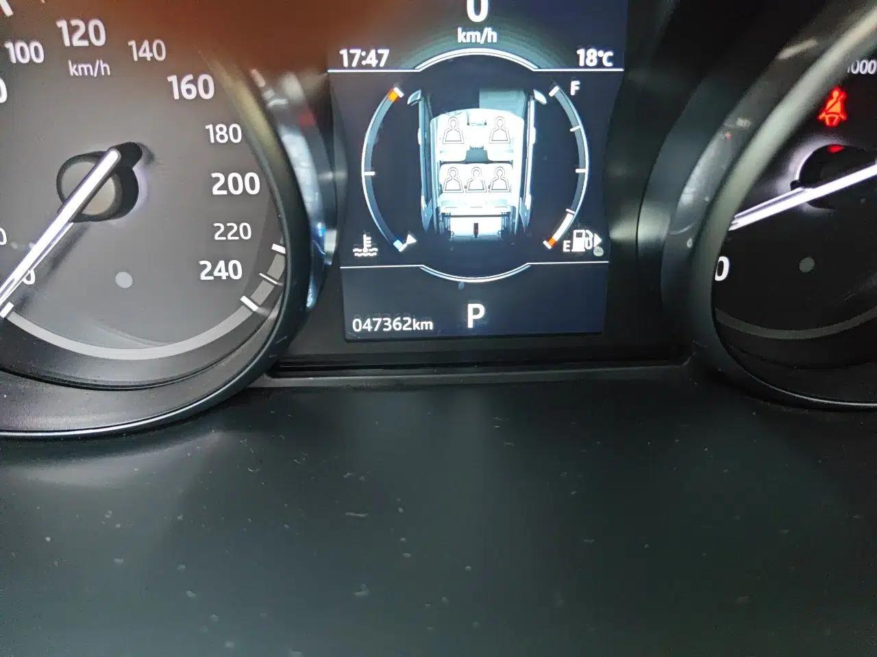 Used Land Rover Discovery Sport 2018 240 PS SE Version — миниатюра 12