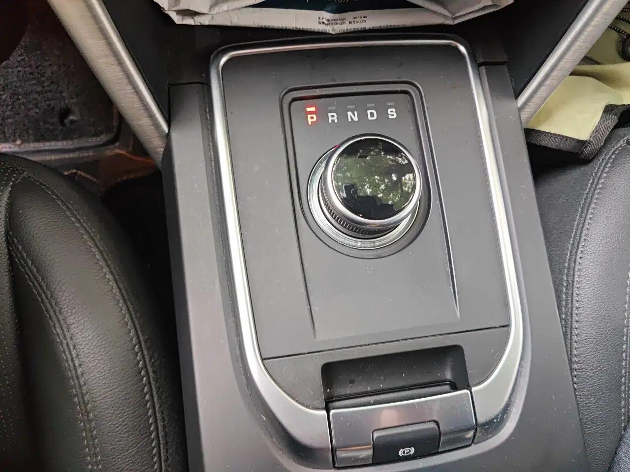 Used Land Rover Discovery Sport 2018 240 PS SE Version — миниатюра 14
