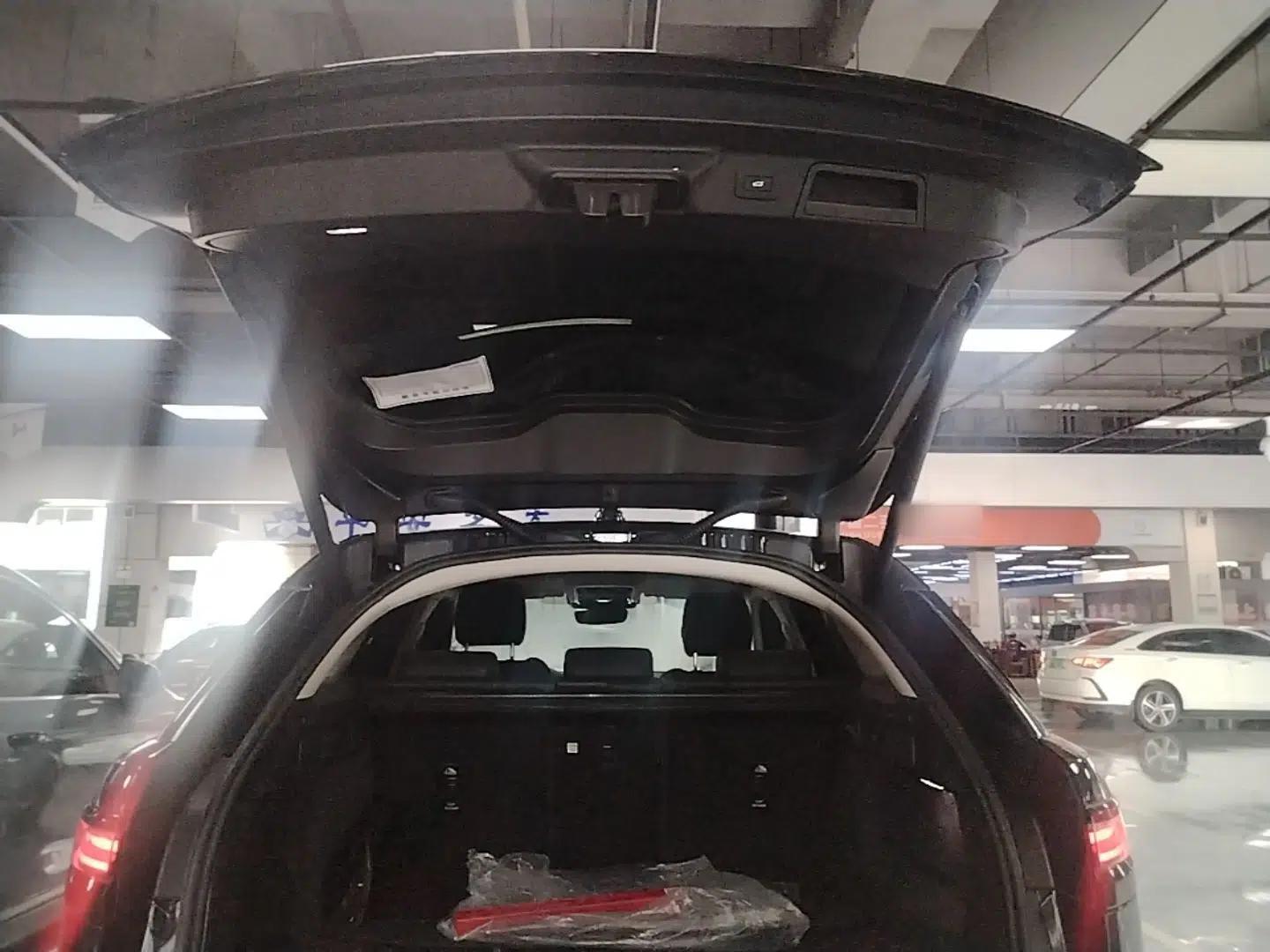 Used Land Rover Range Velar 2024 S Model — миниатюра 22