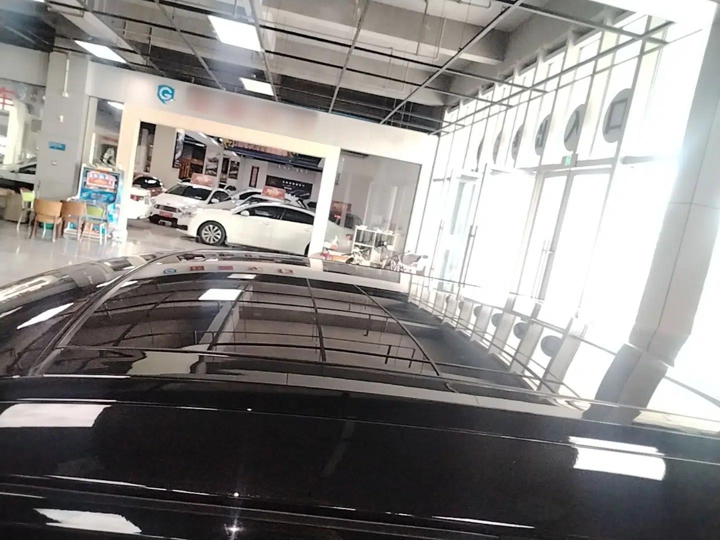 Used Land Rover Range Velar 2024 S Model — миниатюра 7