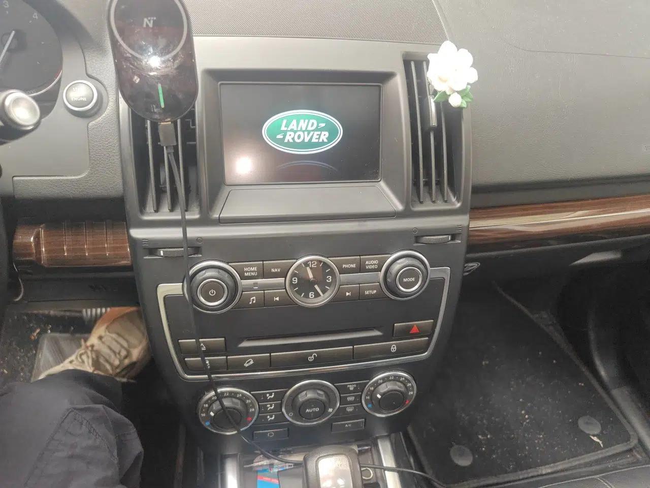 Used Land Rover Freelander 2 2013 2.2T SD4 Xuedong Limited Edition — миниатюра 13