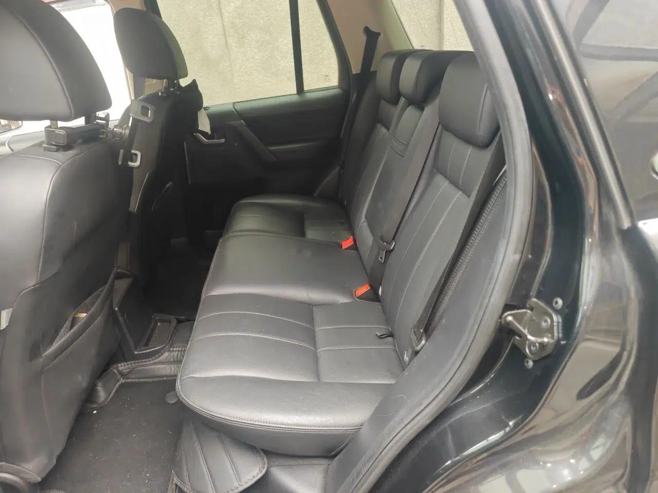 Used Land Rover Freelander 2 2013 2.2T SD4 Xuedong Limited Edition — миниатюра 17