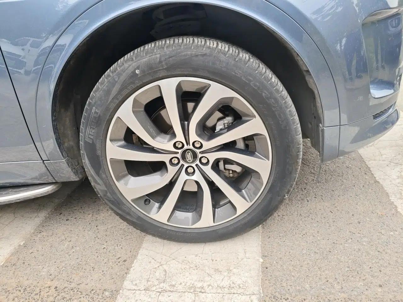 Used Land Rover Discovery Sport New Energy 2022 Facelifted P300e Plug-in Hybrid Electric Version — миниатюра 8