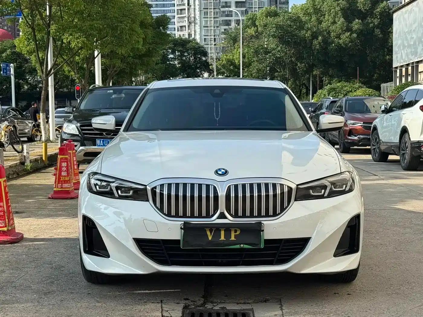 BMW i3 2022 eDrive 35L — миниатюра 2