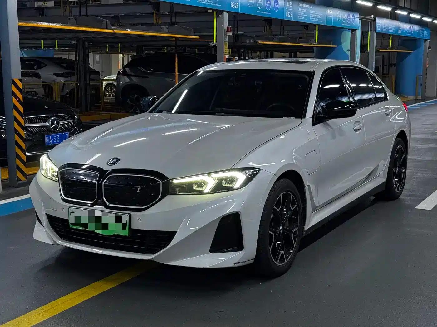 BMW i3 2024 eDrive 40 L Shadow Edition — миниатюра 1