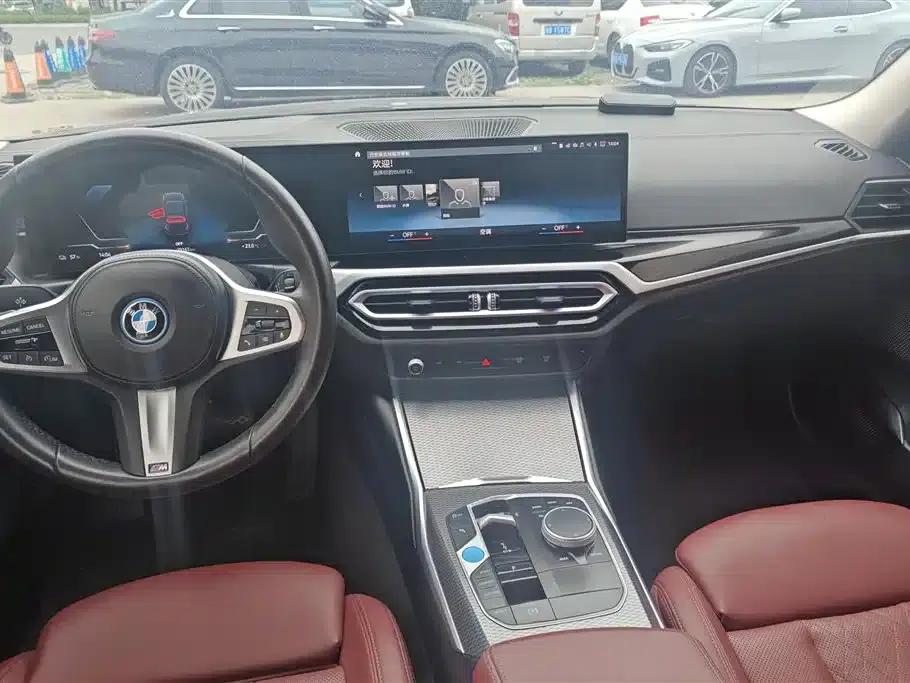 BMW i3 2023 eDrive 40 L Shadow Edition — миниатюра 16