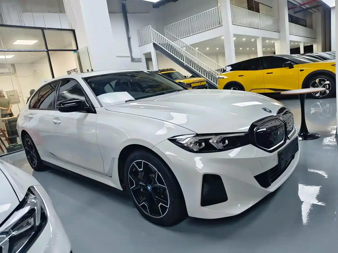 BMW i3 2023 eDrive 40 L Shadow Edition — миниатюра 2