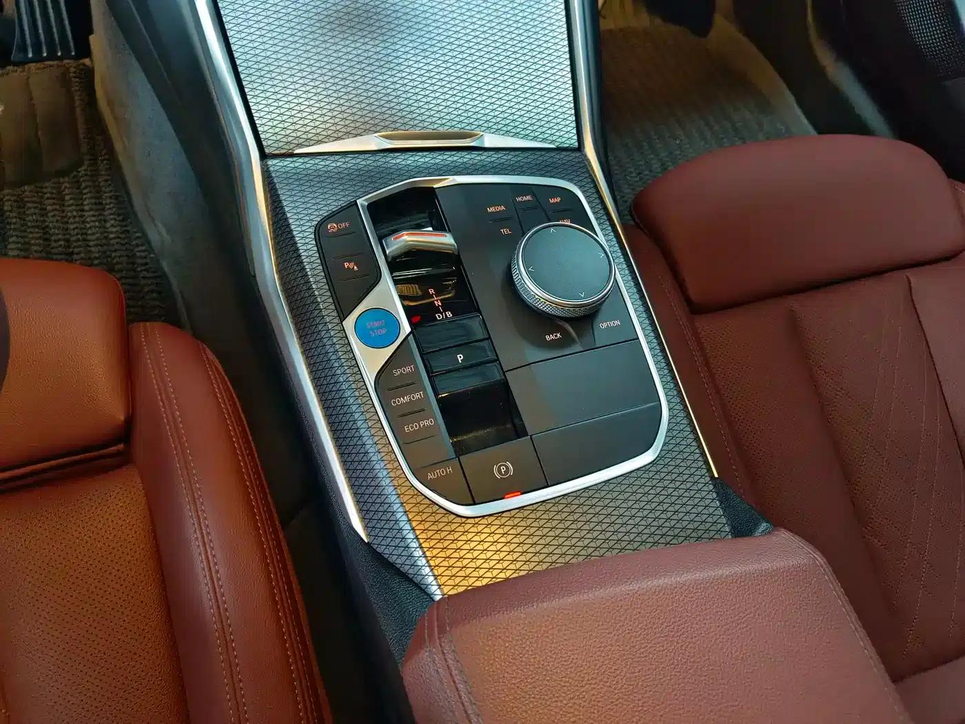 BMW i3 2023 eDrive 40 L Shadow Edition — миниатюра 12