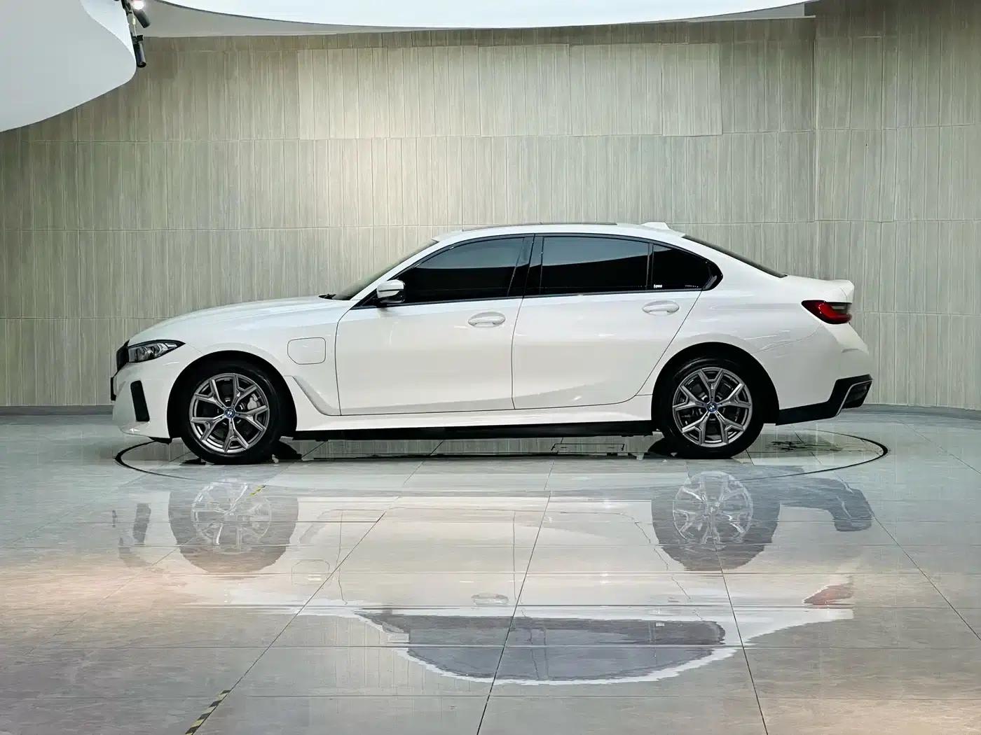 BMW i3 2024 eDrive 35L — миниатюра 3