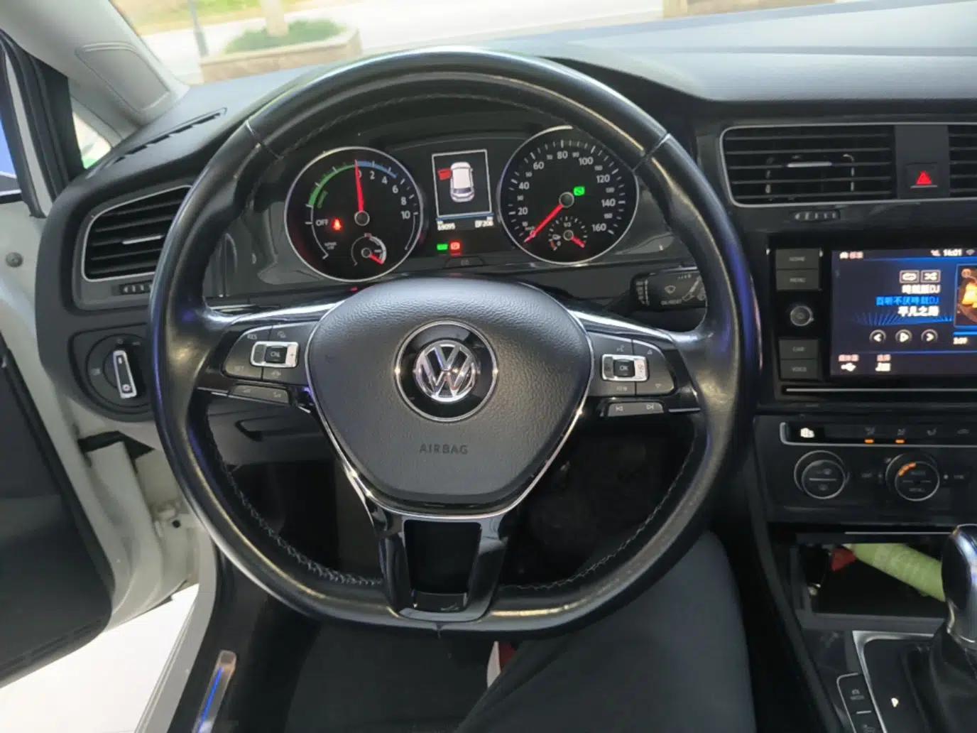 Used Volkswagen Golf Pure Electric 2020 Chari — миниатюра 13