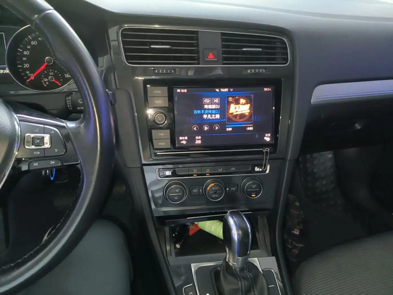 Used Volkswagen Golf Pure Electric 2020 Chari — миниатюра 15