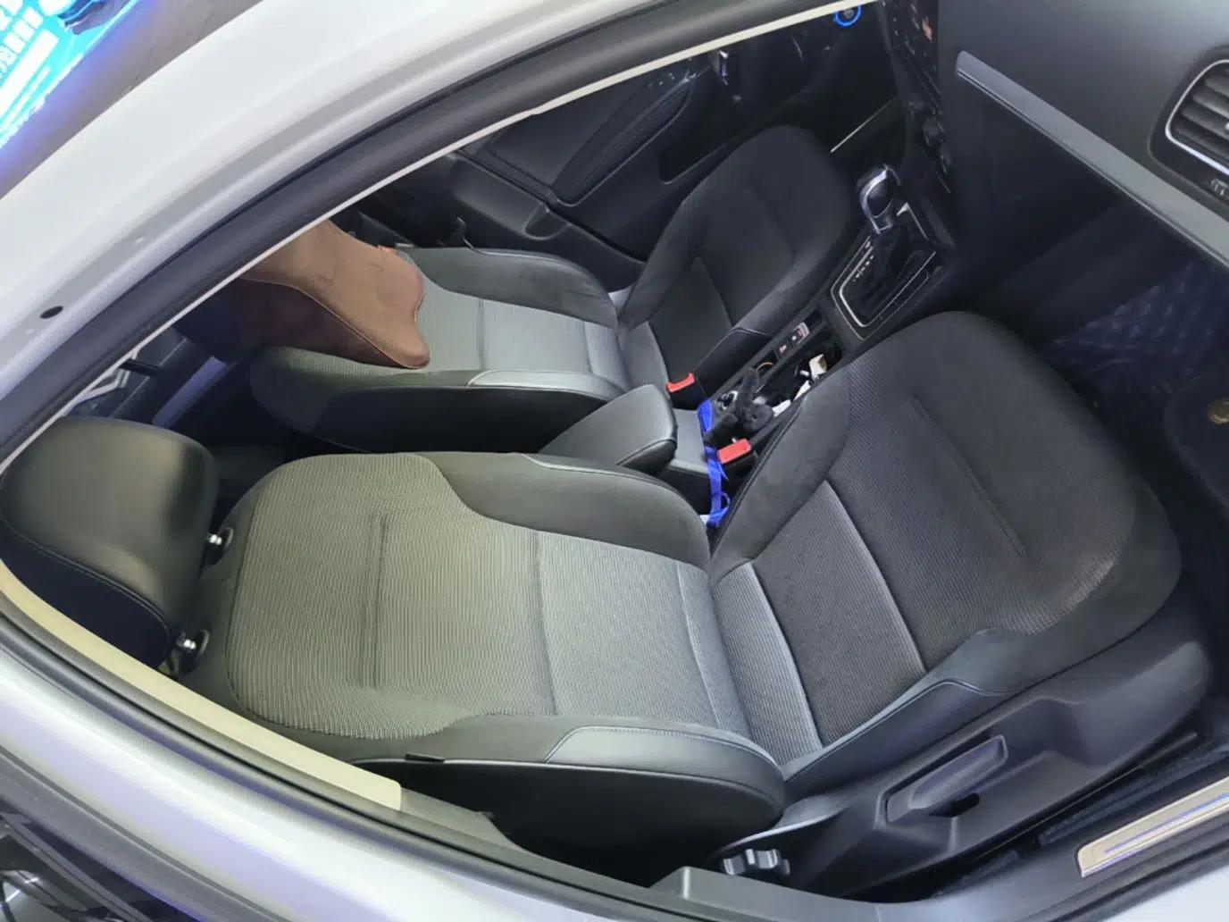Used Volkswagen Golf Pure Electric 2020 Chari — миниатюра 19