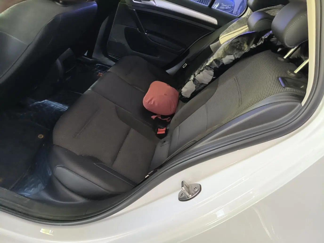 Used Volkswagen Golf Pure Electric 2020 Chari — миниатюра 20