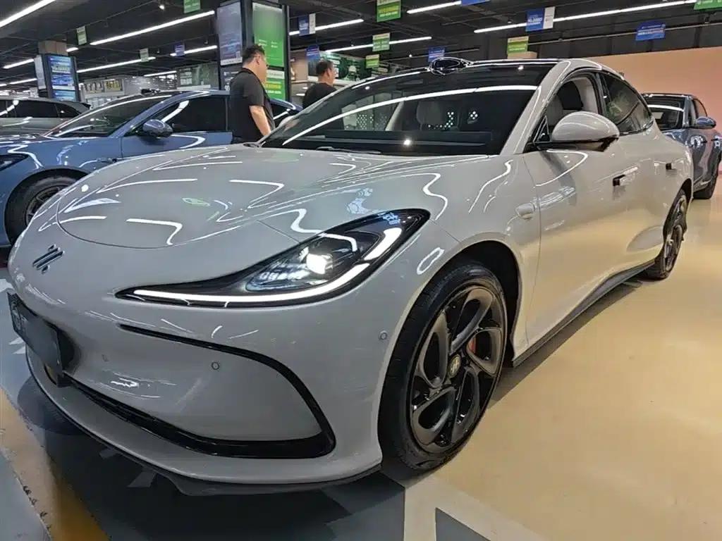 Zhiji L6 2024 Max Long Range Edition — миниатюра 1