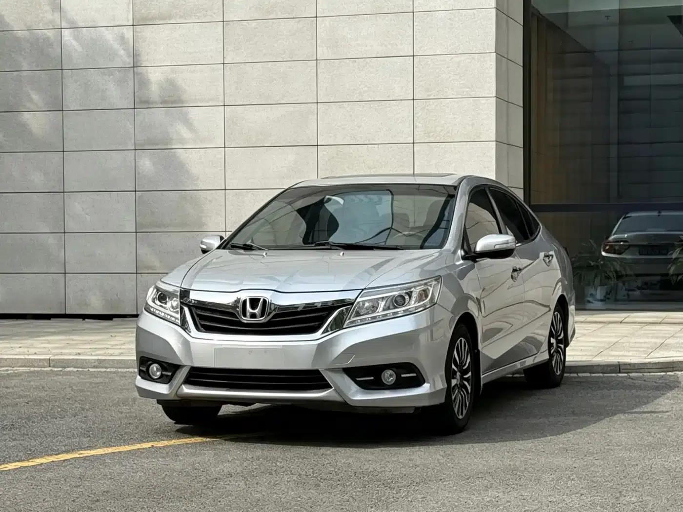 Honda Crider 2013 1.8L Automatic Deluxe Edition — миниатюра 1