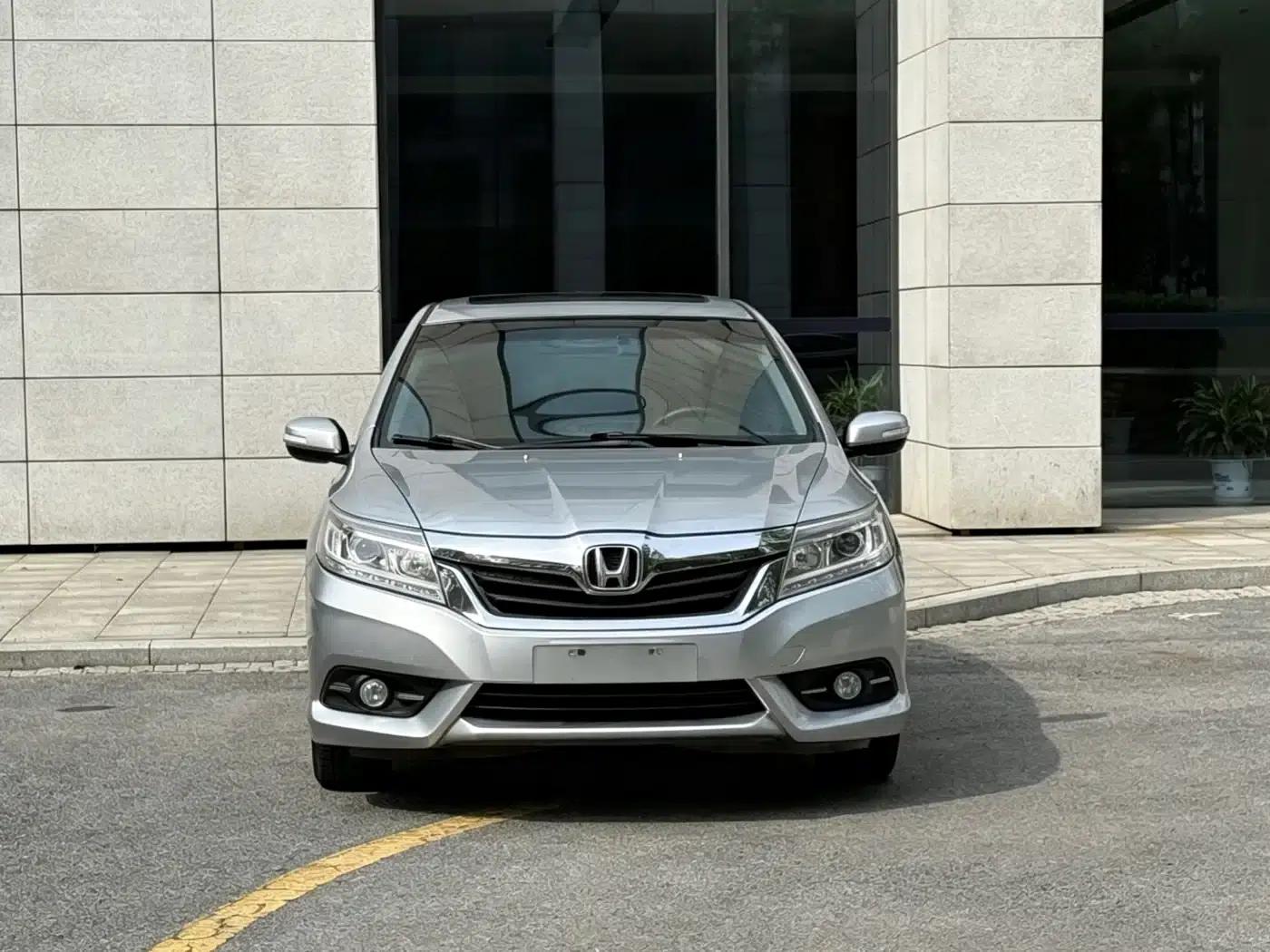 Honda Crider 2013 1.8L Automatic Deluxe Edition — миниатюра 2