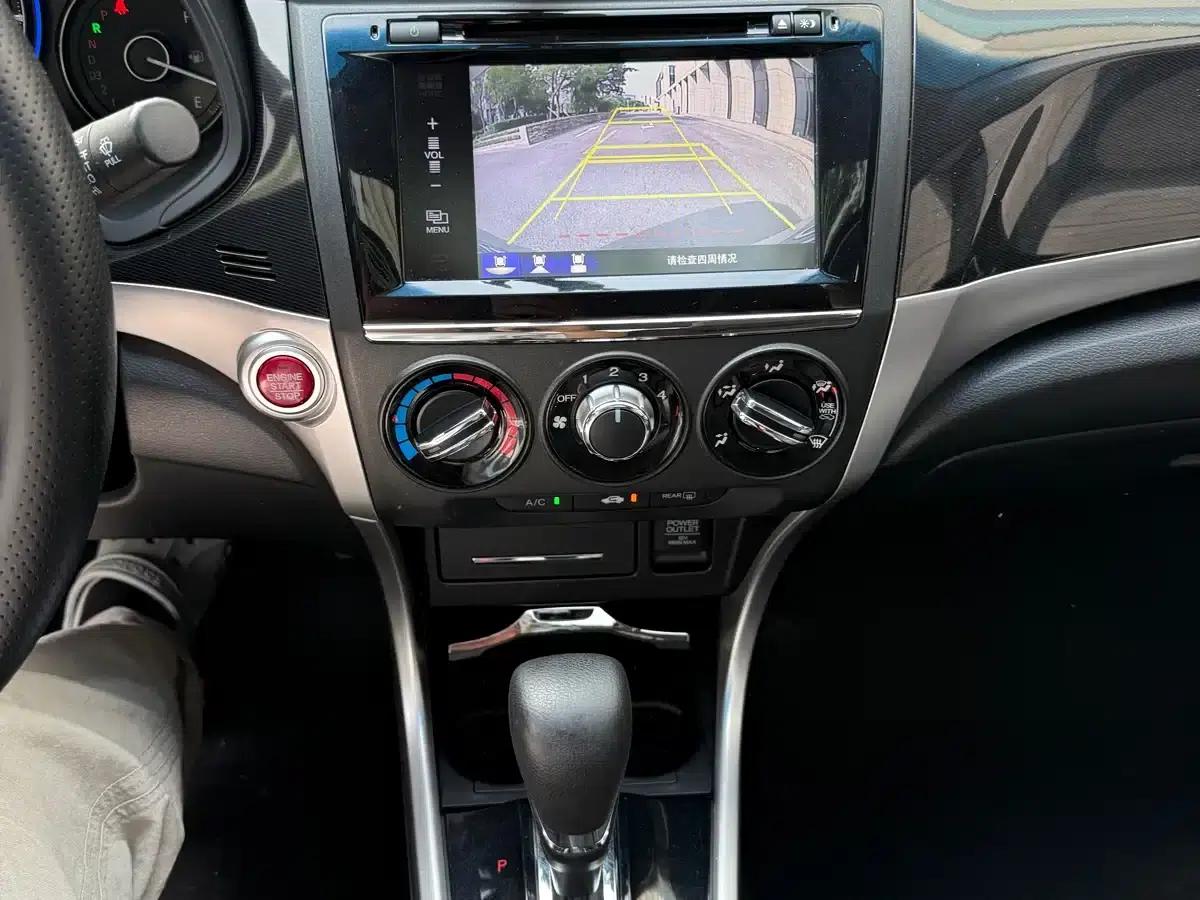 Honda Crider 2013 1.8L Automatic Deluxe Edition — миниатюра 13