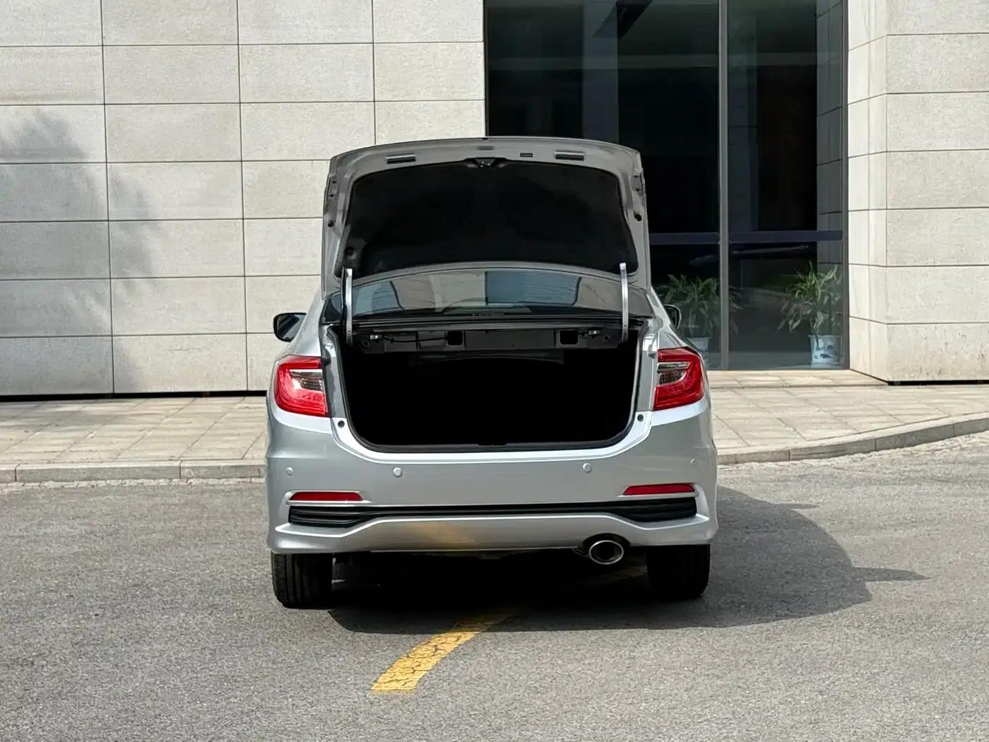 Honda Crider 2013 1.8L Automatic Deluxe Edition — миниатюра 15