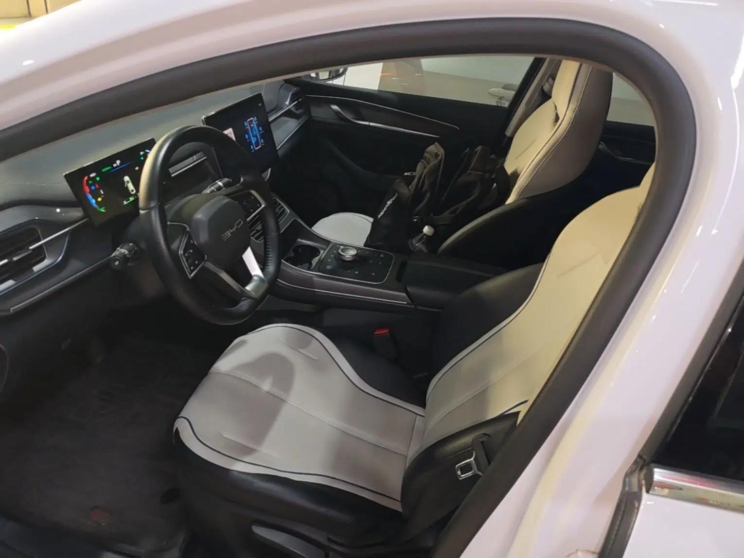 Used BYD Destroyer 05 2024 HONOR Edition DM-i 55KM Luxury Model — миниатюра 17
