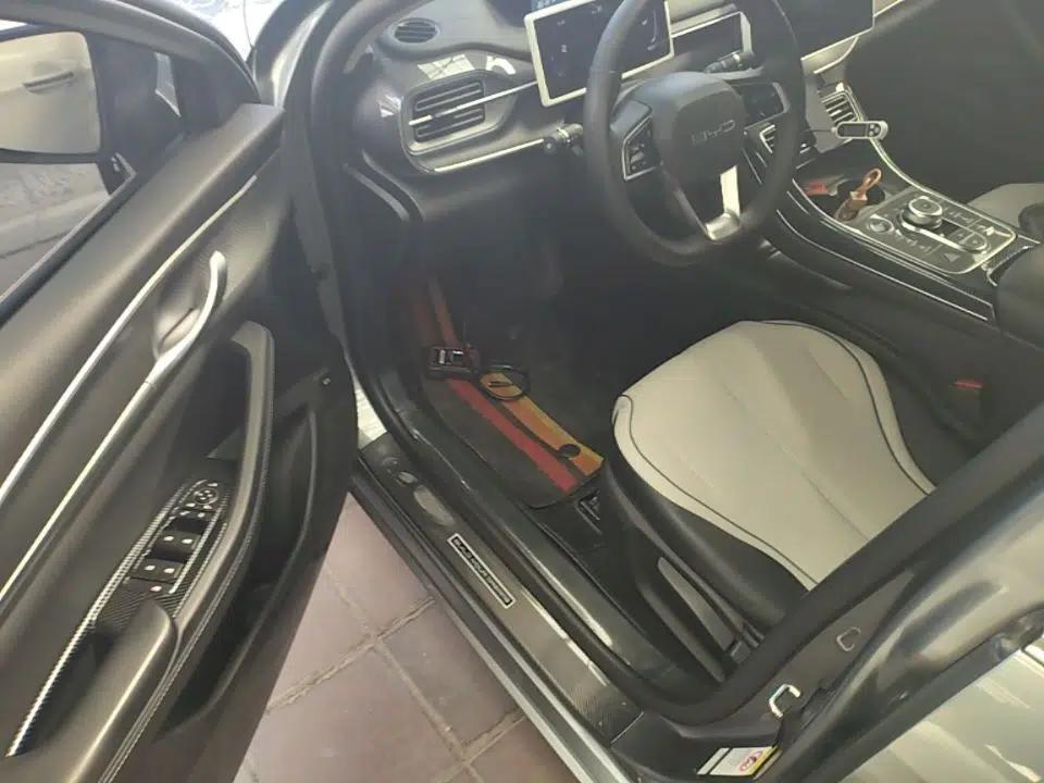 Used BYD Destroyer 05 2024 Honor Edition DM-i 120KM Luxury Model — миниатюра 18