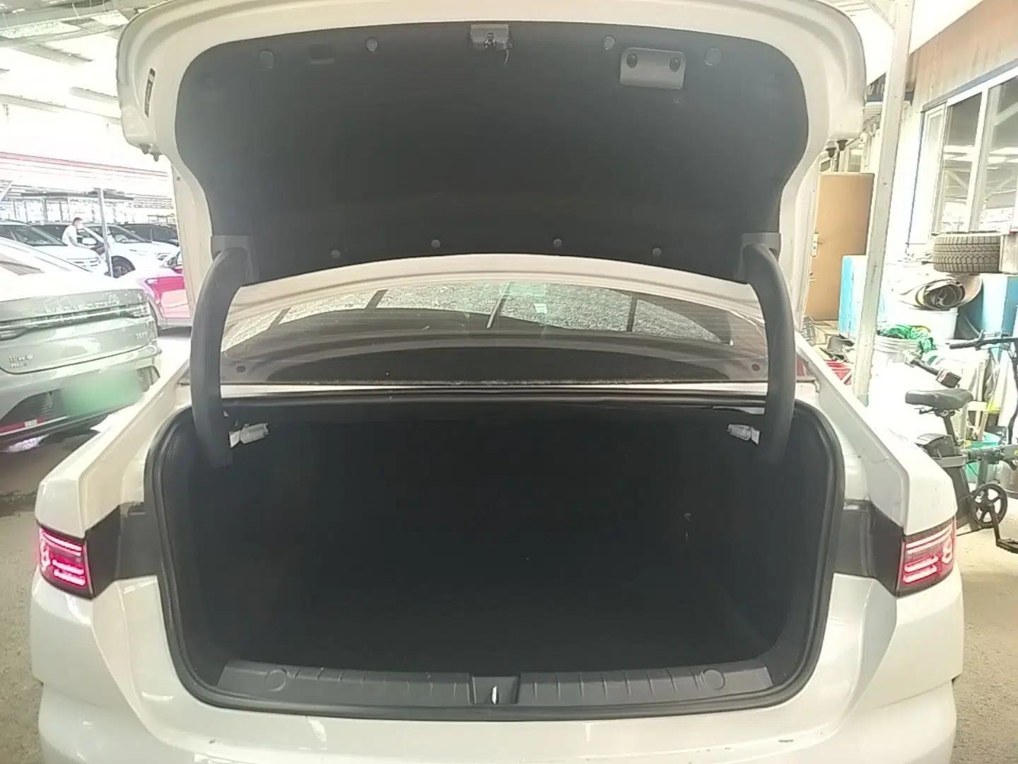 Used BYD Destroyer 05 2024 HONOR Edition DM-i 55KM Luxury Model — миниатюра 27