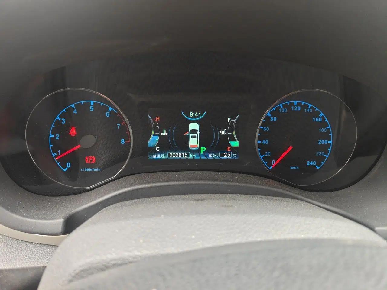 Used BYD Song 2016 Gaishi Edition 1.5TID Automatic Luxury Model — миниатюра 11