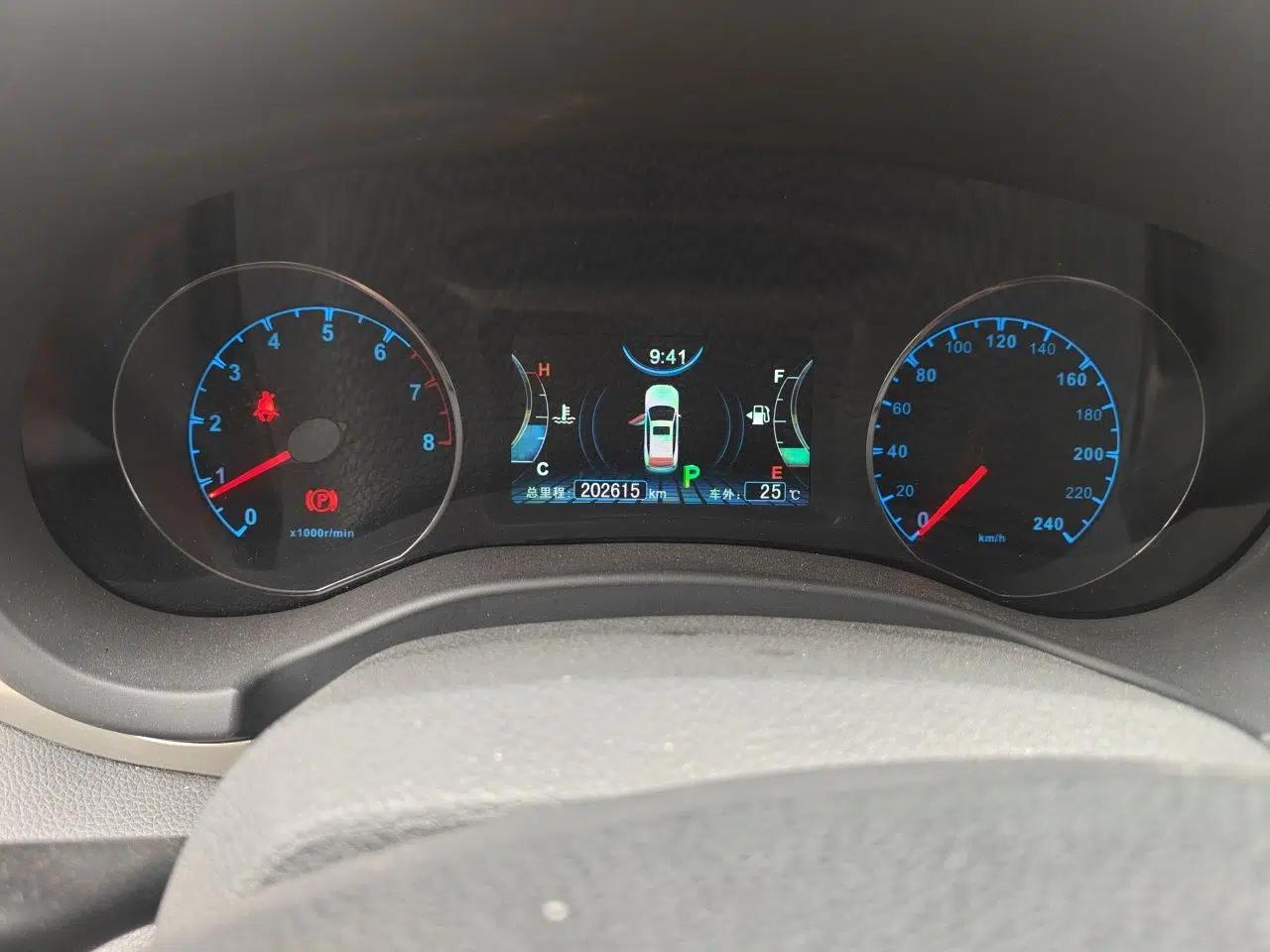 Used BYD Song 2016 Gaishi Edition 1.5TID Automatic Luxury Model — миниатюра 12