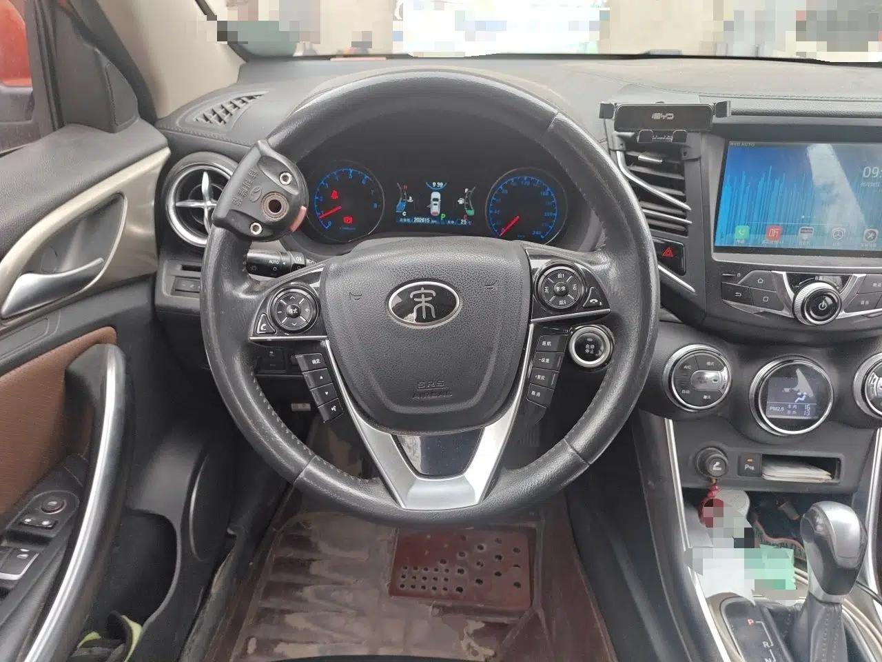 Used BYD Song 2016 Gaishi Edition 1.5TID Automatic Luxury Model — миниатюра 10