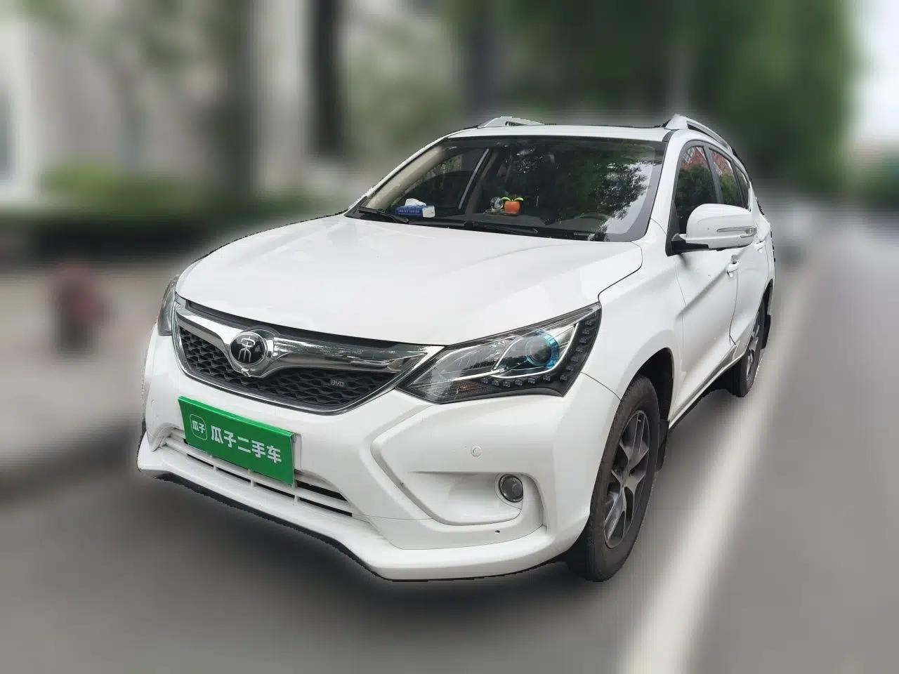 Used BYD Song 2016 GaiShi Edition 1.5TI Manual Elite Model — миниатюра 1