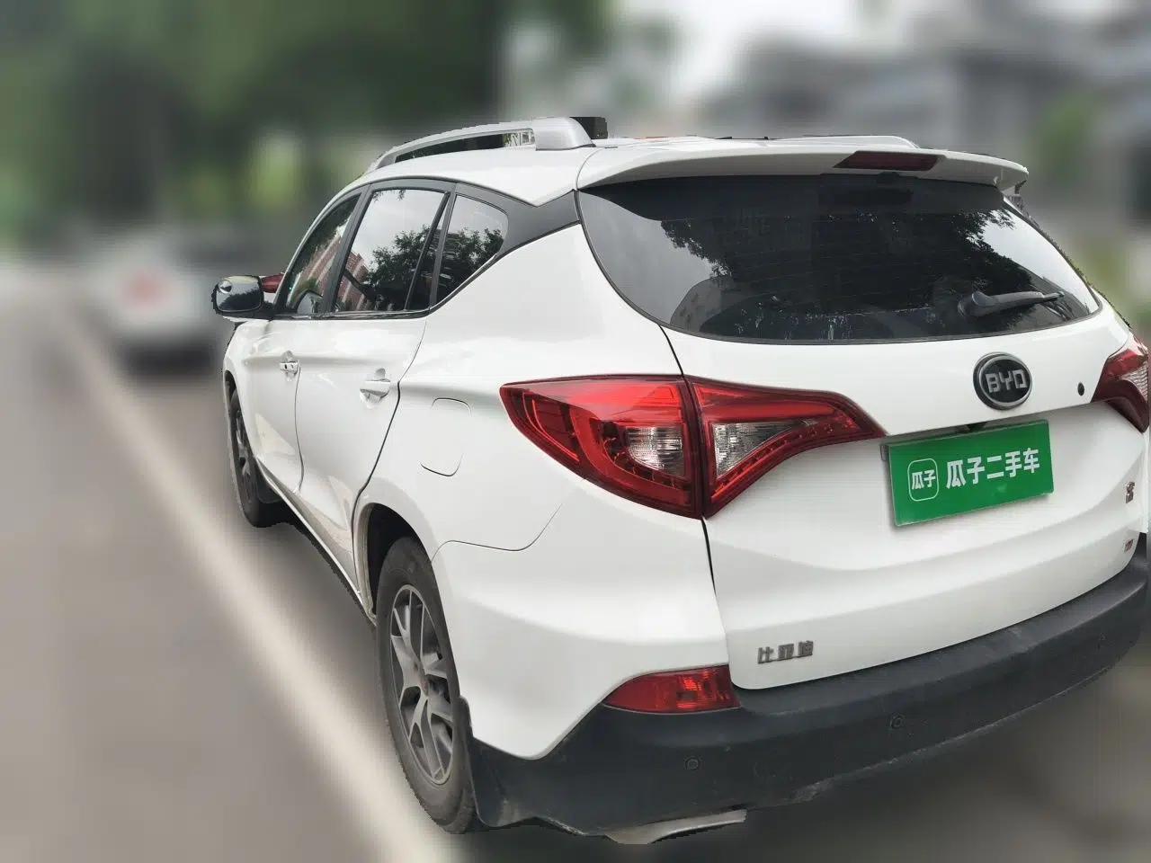 Used BYD Song 2016 GaiShi Edition 1.5TI Manual Elite Model — миниатюра 4