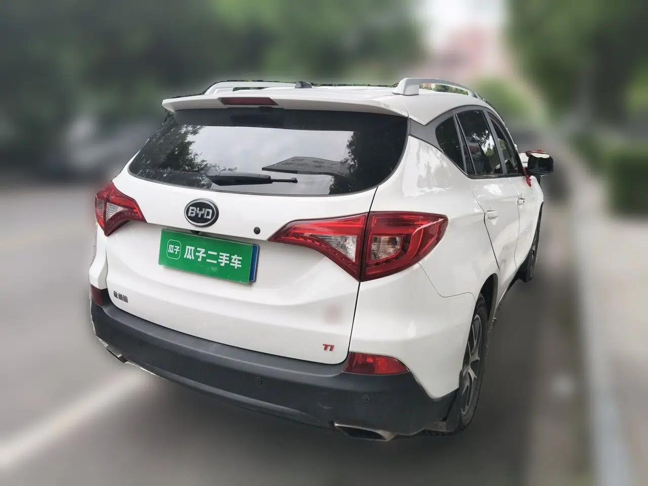 Used BYD Song 2016 GaiShi Edition 1.5TI Manual Elite Model — миниатюра 6