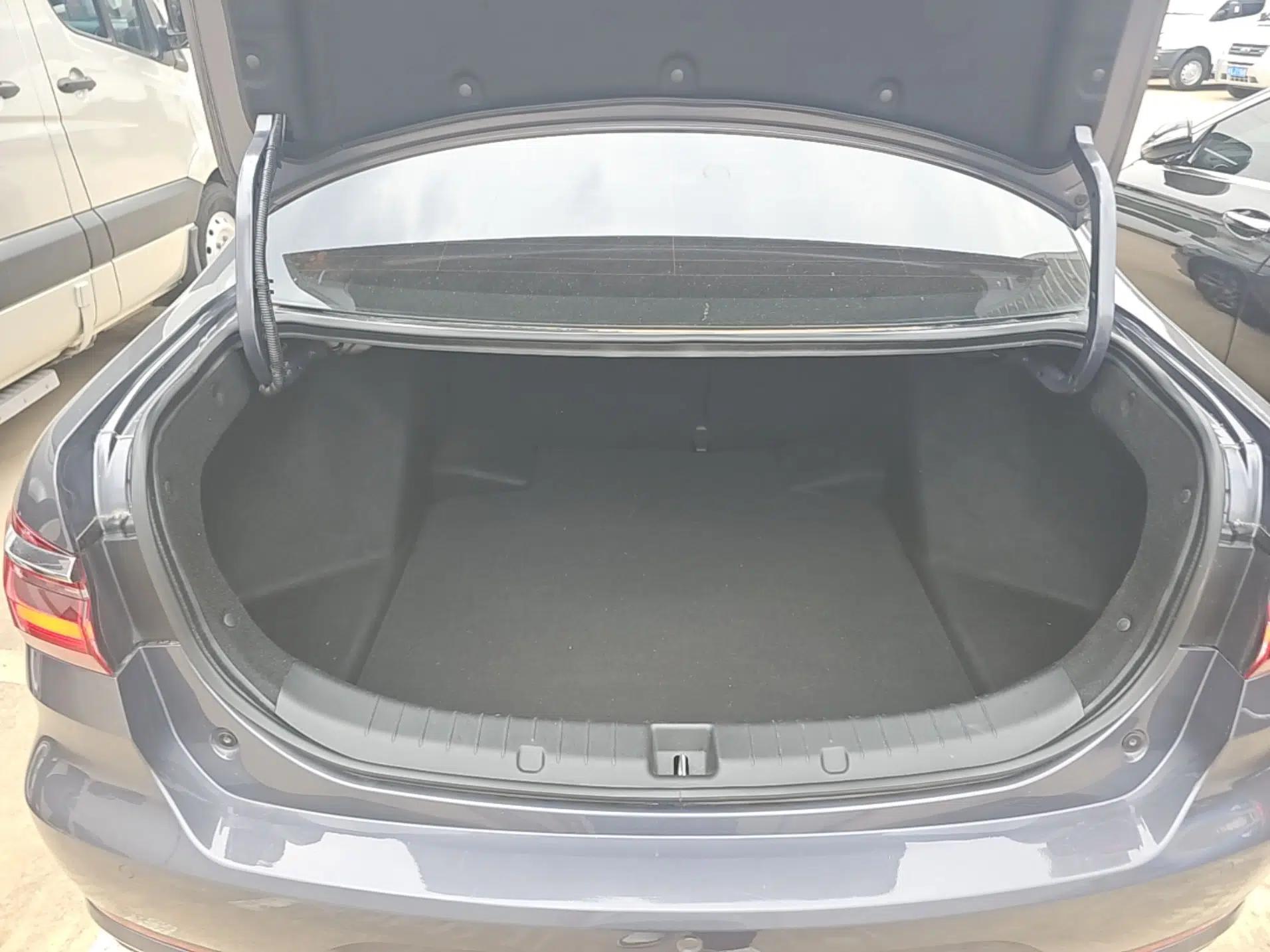 Used BYD Qin New Energy 2019 High-Range Deluxe Model — миниатюра 22