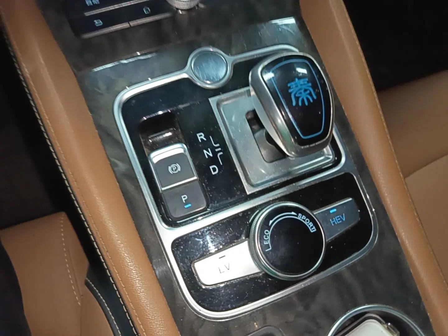 Used BYD Qin New Energy 2018 1.5T Smart Connect Premium Model — миниатюра 16