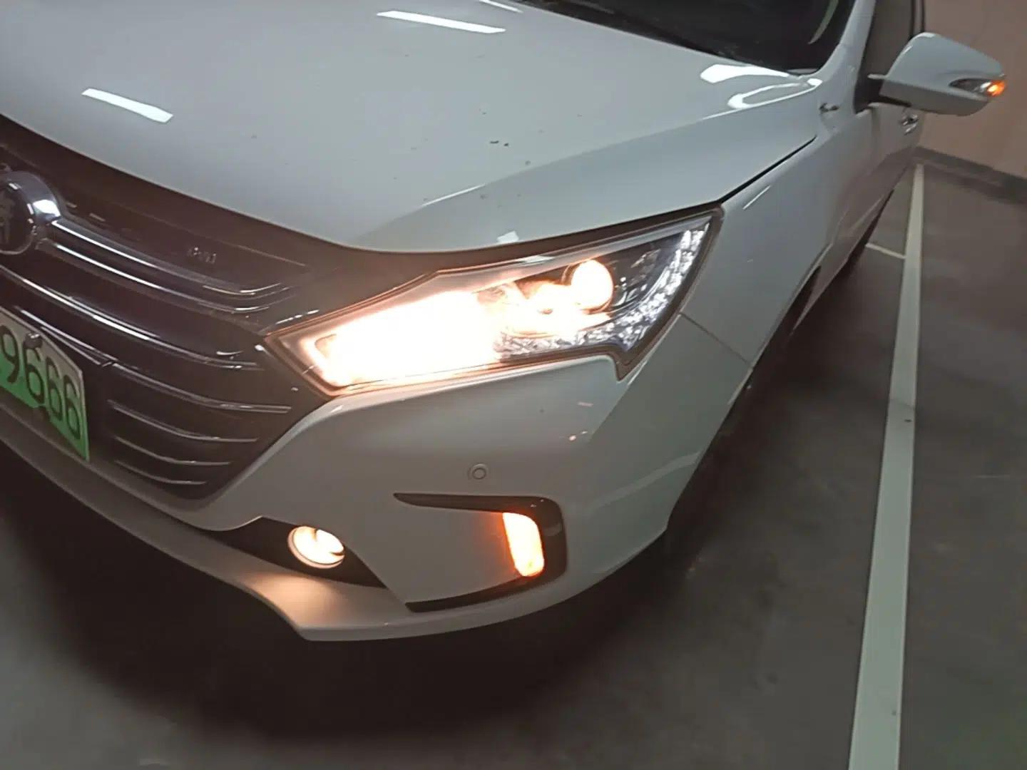 Used BYD Qin New Energy 2018 1.5T Smart Connect Premium Model — миниатюра 8