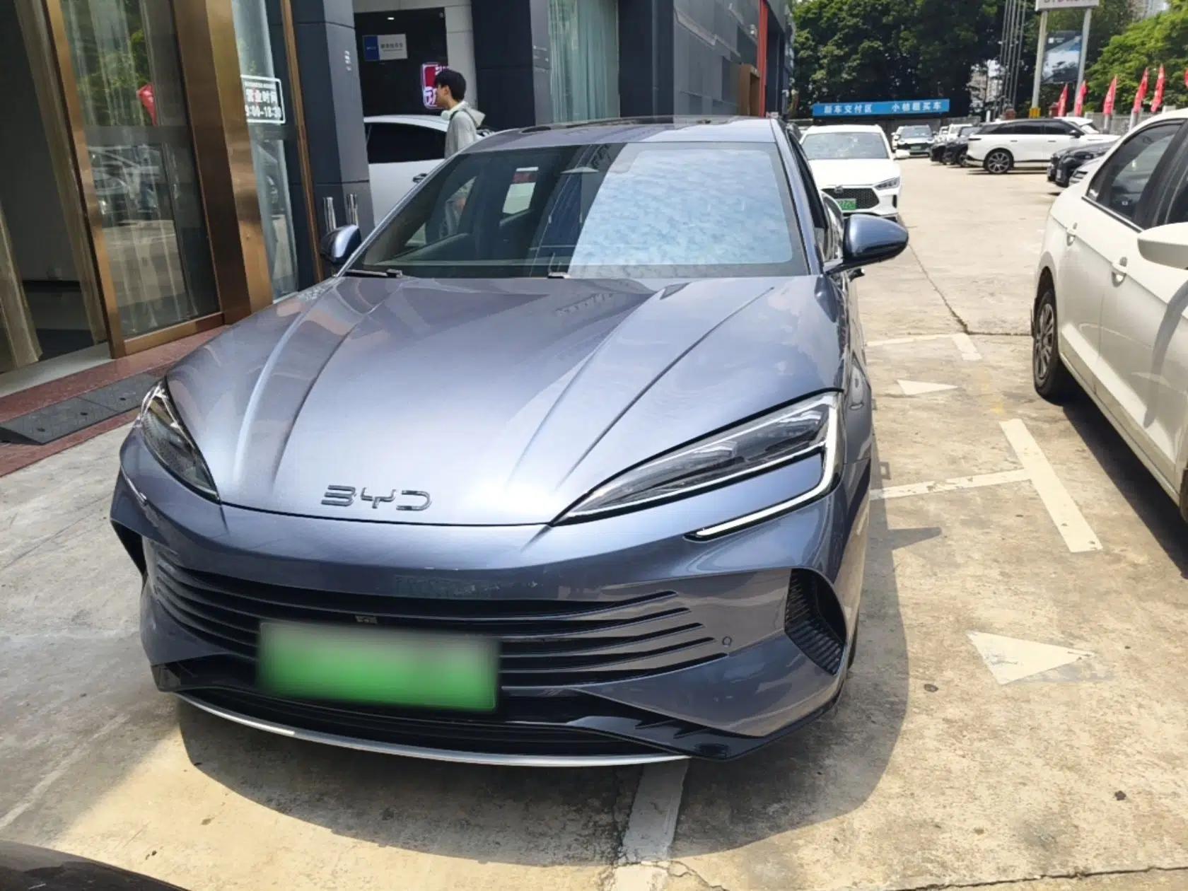 Used BYD Seal 07 DM-i 2025 DM-i 1.5L 125km Luxury Model — миниатюра 2