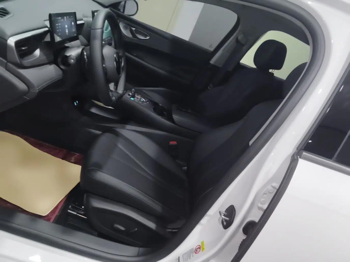 Used BYD Seal 05 DM-i 2025 DM-i Smart Drive 55KM Prestige Model — миниатюра 17