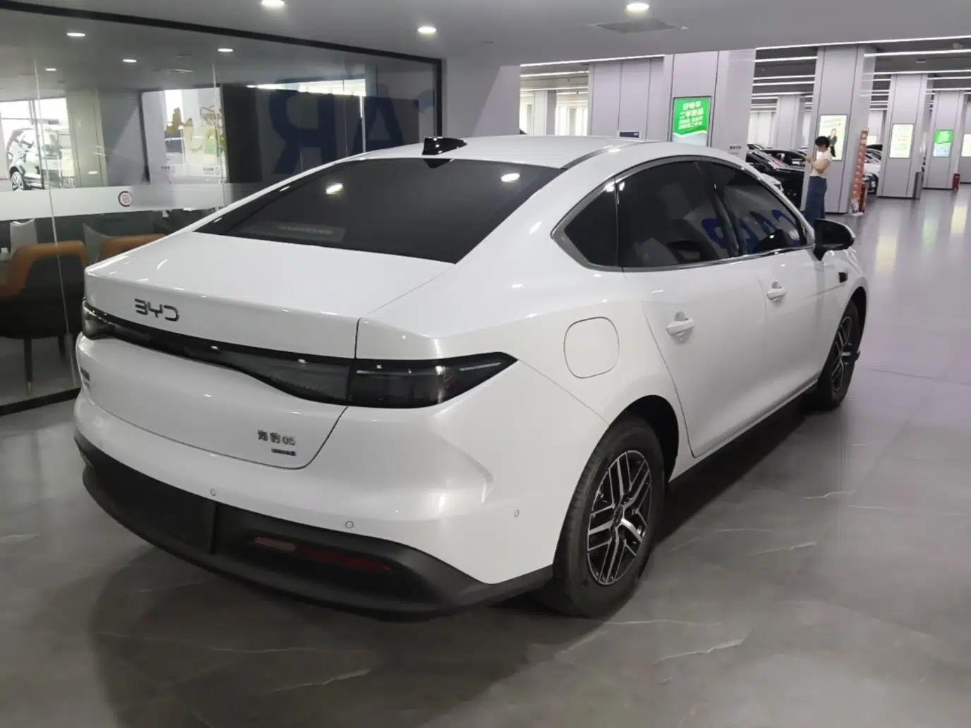Used BYD Seal 05 DM-i 2025 DM-i Smart Drive 55KM Prestige Model — миниатюра 6