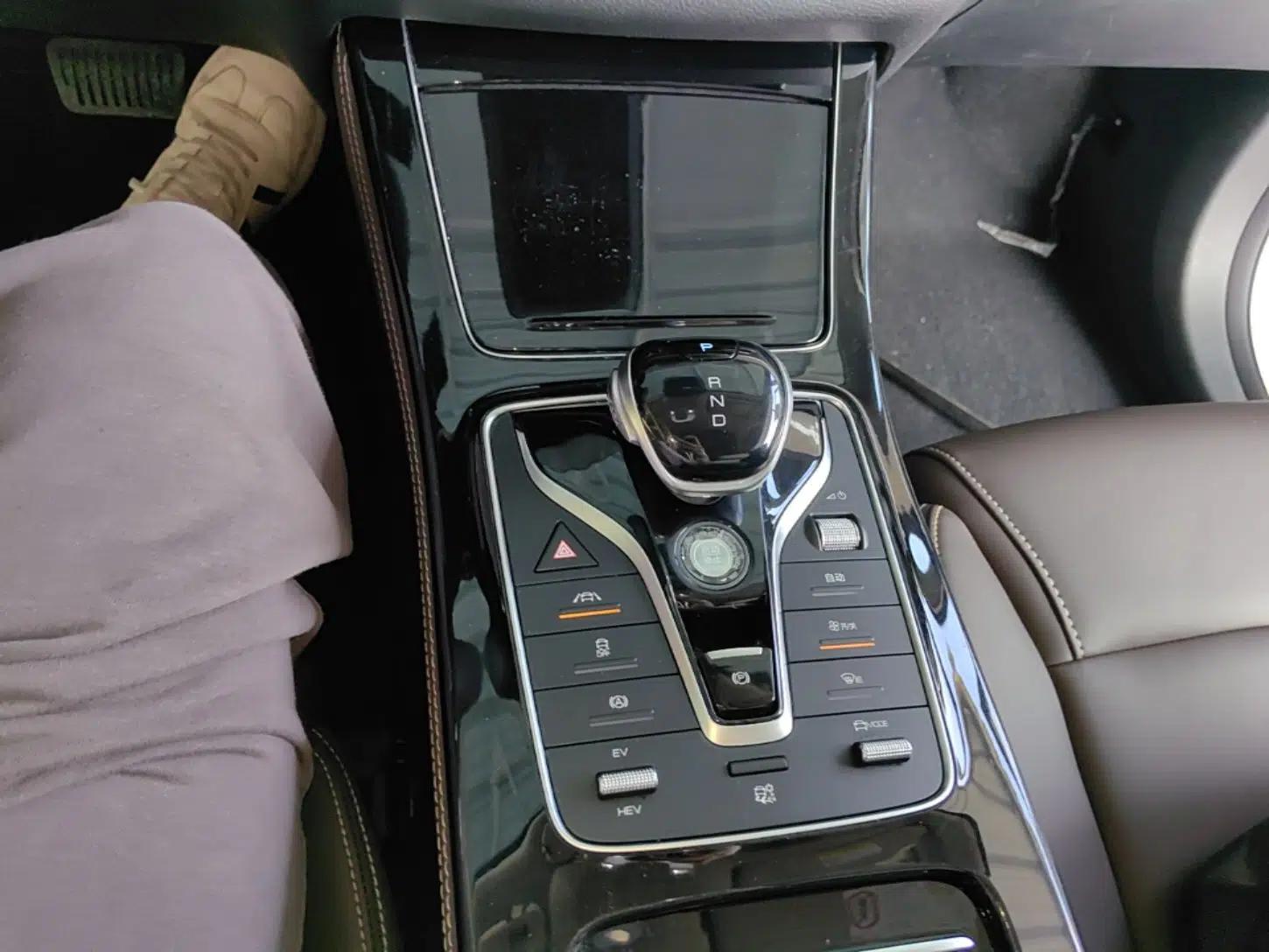 Used BYD Song MAX New Energy 2022 DM-i 105KM Executive Edition — миниатюра 16