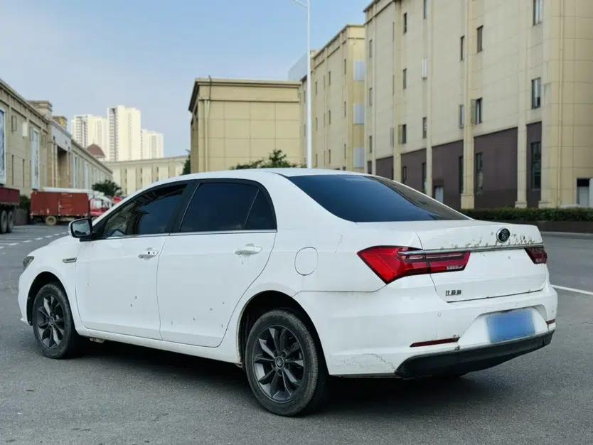 Used BYD Qin 2019 1.5L Automatic Prestige Model — миниатюра 3