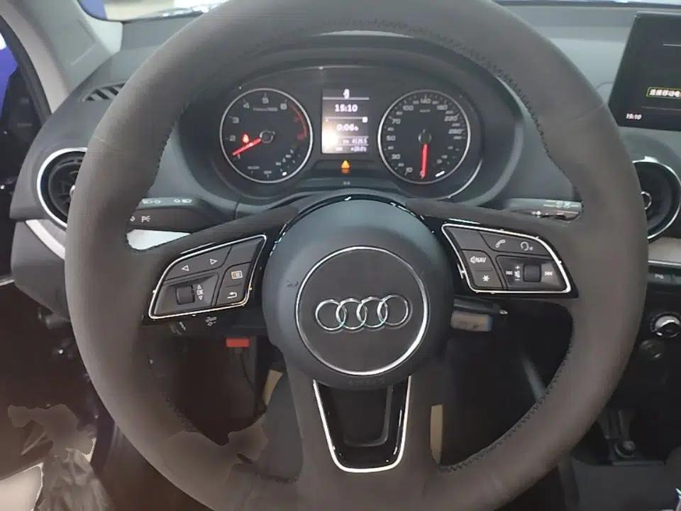 Audi Q2L 2020 35 TFSI Ambition Dynamic Edition — миниатюра 13