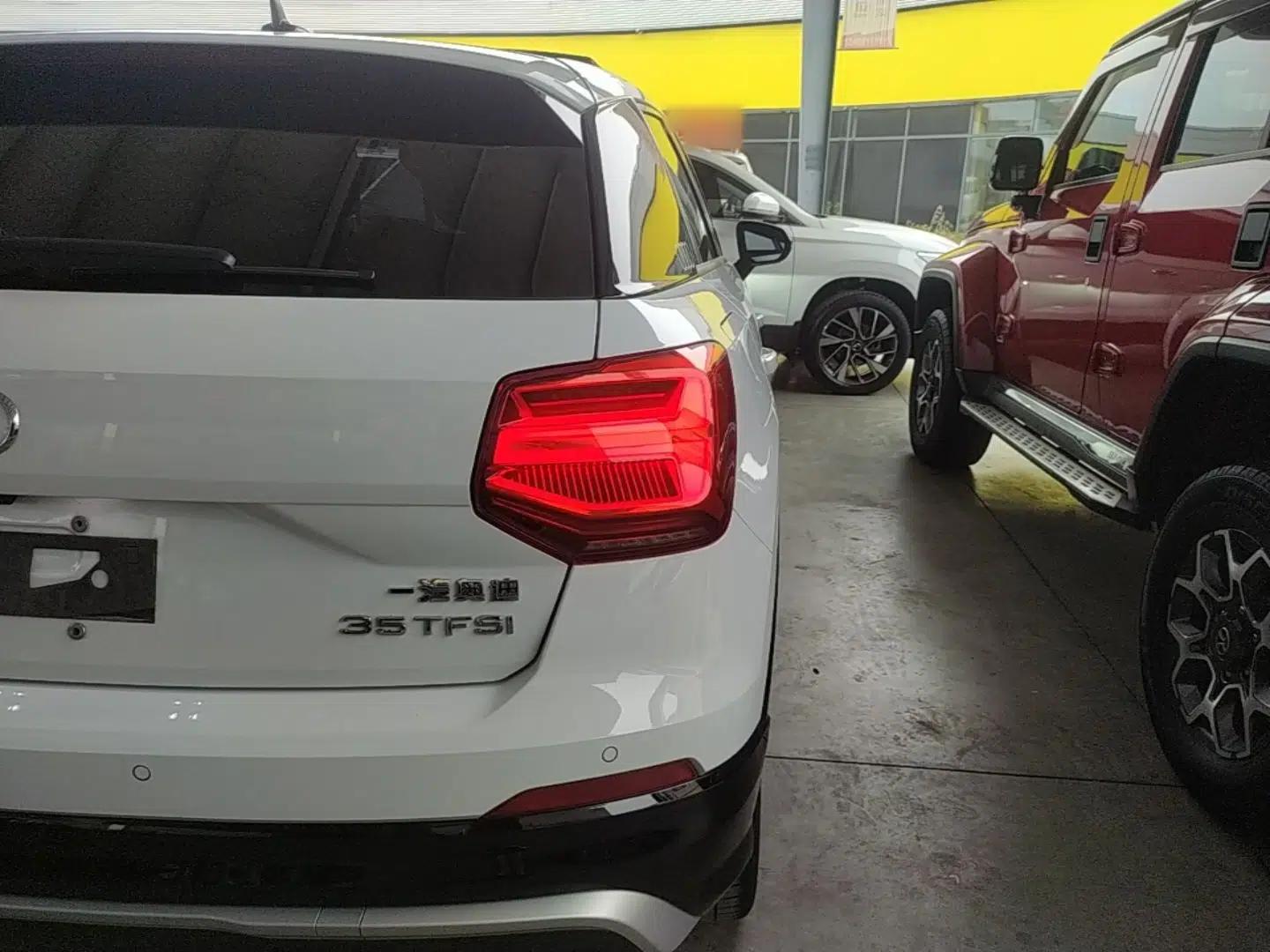 Audi Q2L 2020 35 TFSI Ambition Dynamic Edition — миниатюра 9